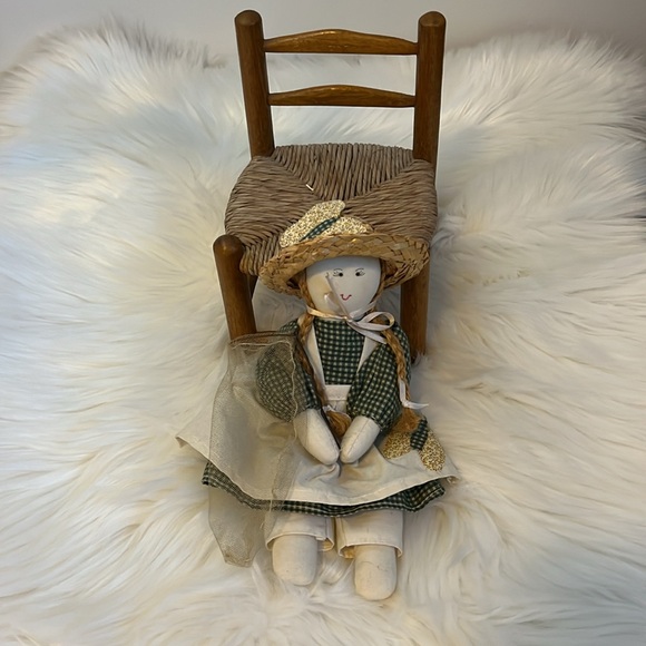 🎄HOST PICK🎉 Primitive Doll with Wooden Raffia Chair - Picture 2 of 7